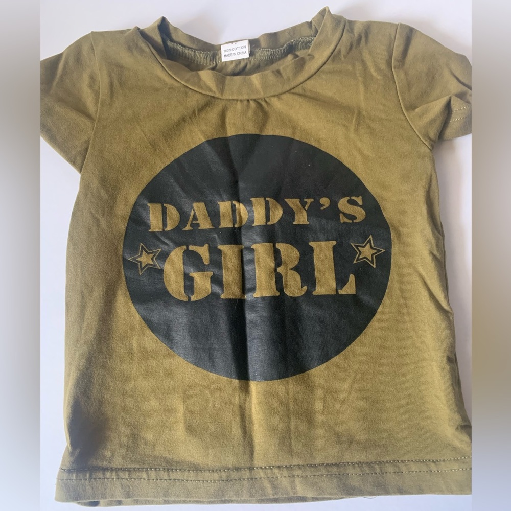 Daddy’s Girls t shirt  un sized around 5 -6 months